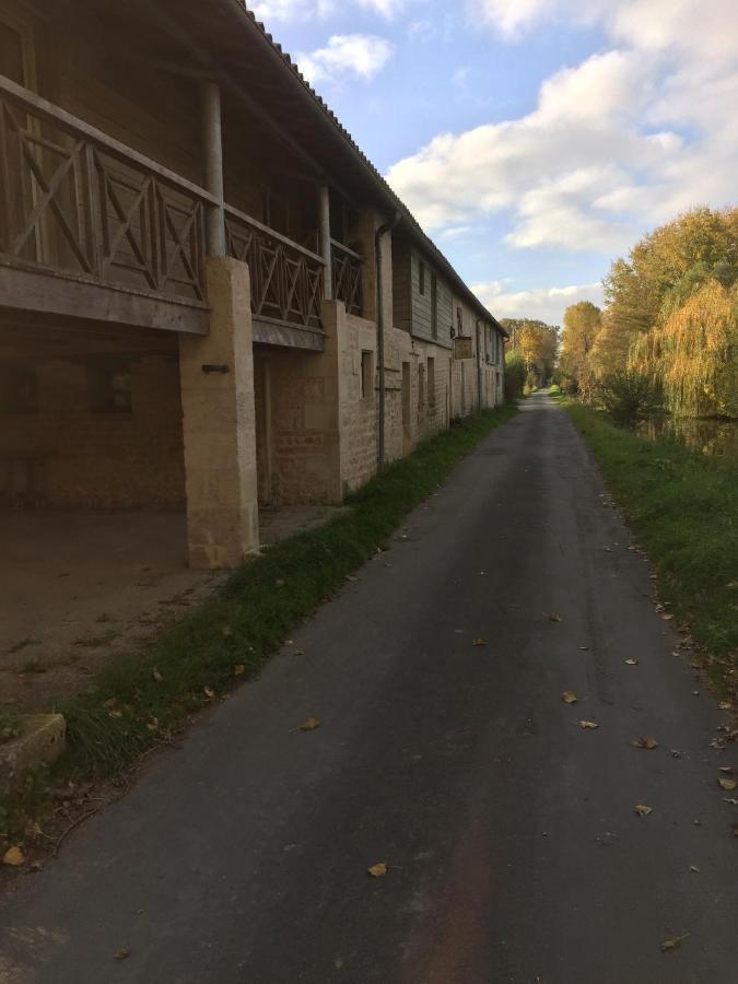 Relais de la Venise verte Coulon Exterior foto